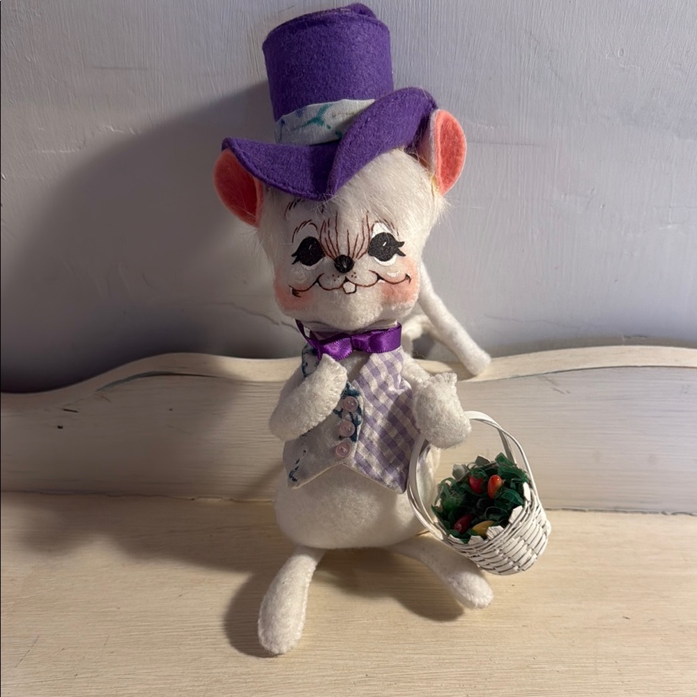 Purple and White Holiday Mouse Decor